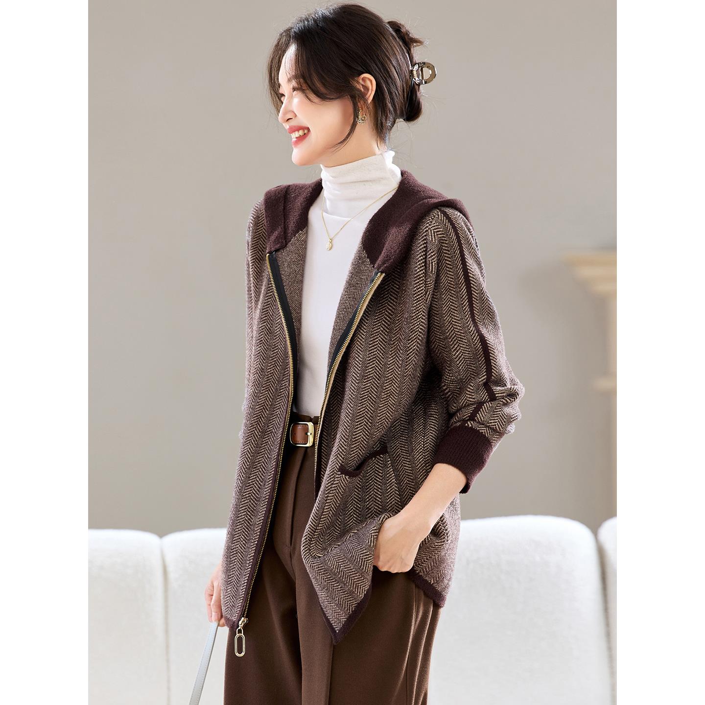 连帽拉链有质感加厚女士外套2025秋冬新款今年流行爆款高级感开衫