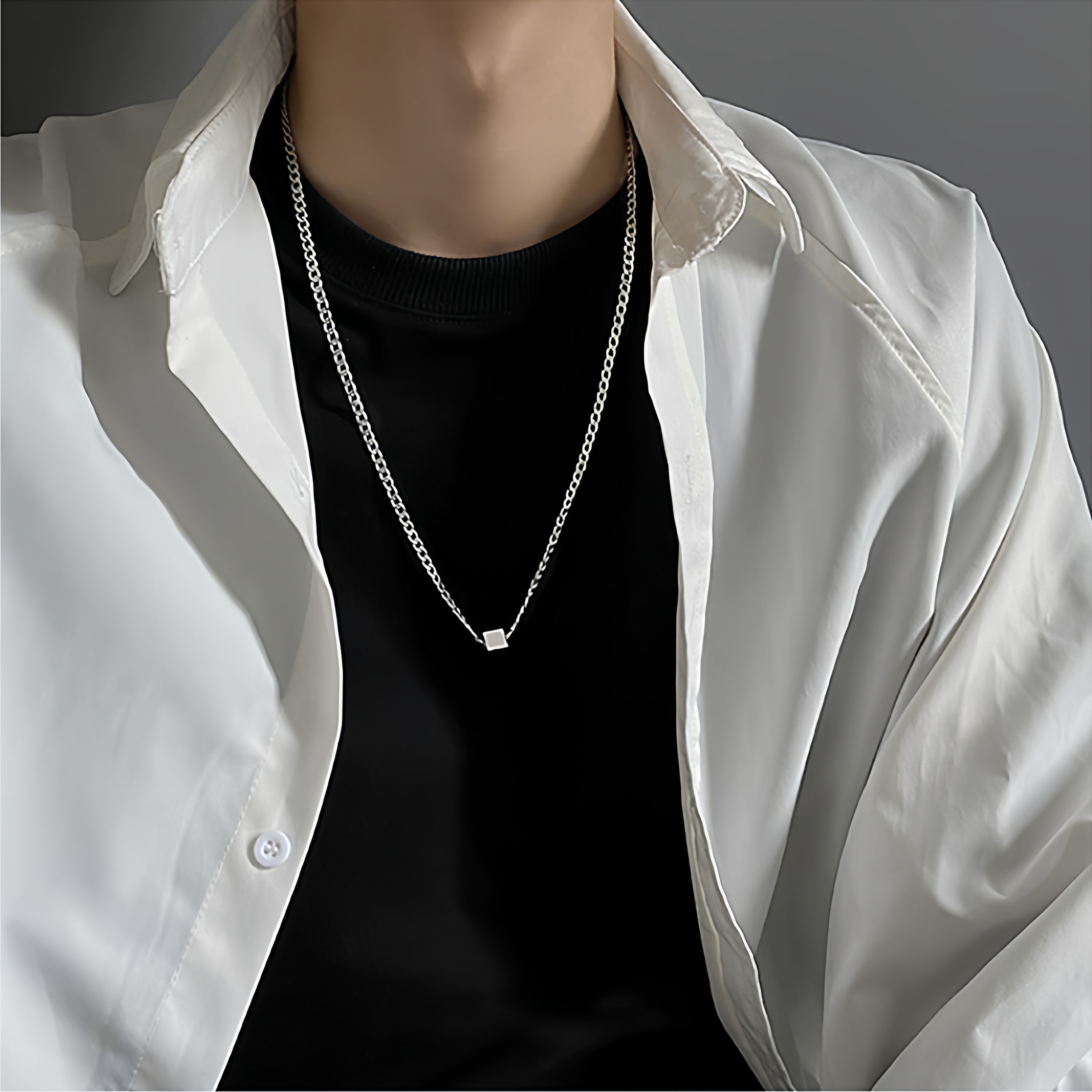 设计师款银色方形吊坠项链