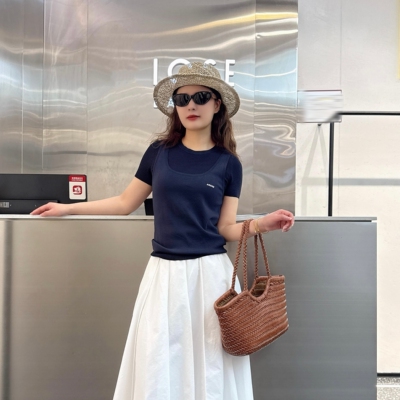 春新款两件套针织背心