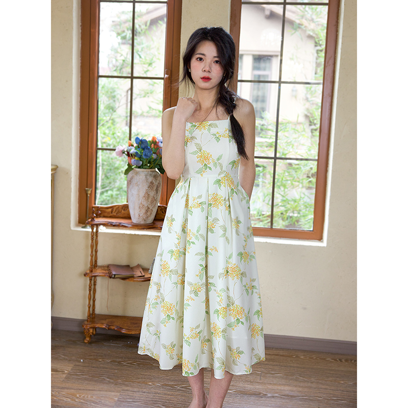 温婉文艺《人间富桂花》吊带裙子