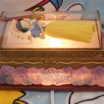 日版Disney限量白雪公主Snow White and the SeveWn Dwarfs