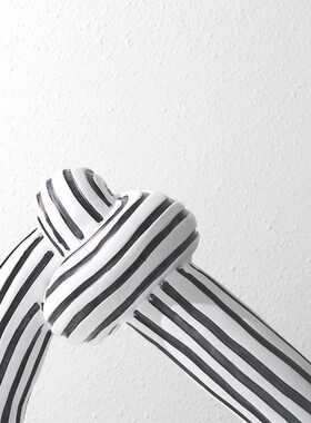 简约现代白色条纹三角结家居软装饰品售楼处样板S房间酒店玄关摆