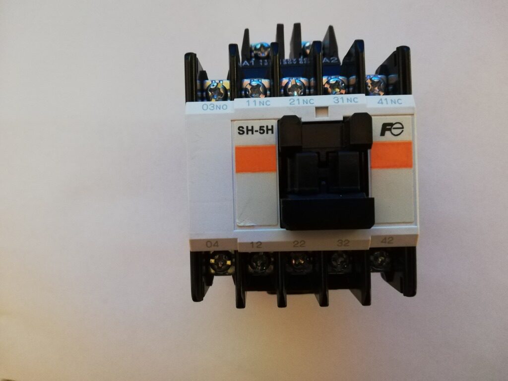富士电磁中间继电器 SH-5H 1A4B 2A3B 3A2B 4A1B AC 380V 220V