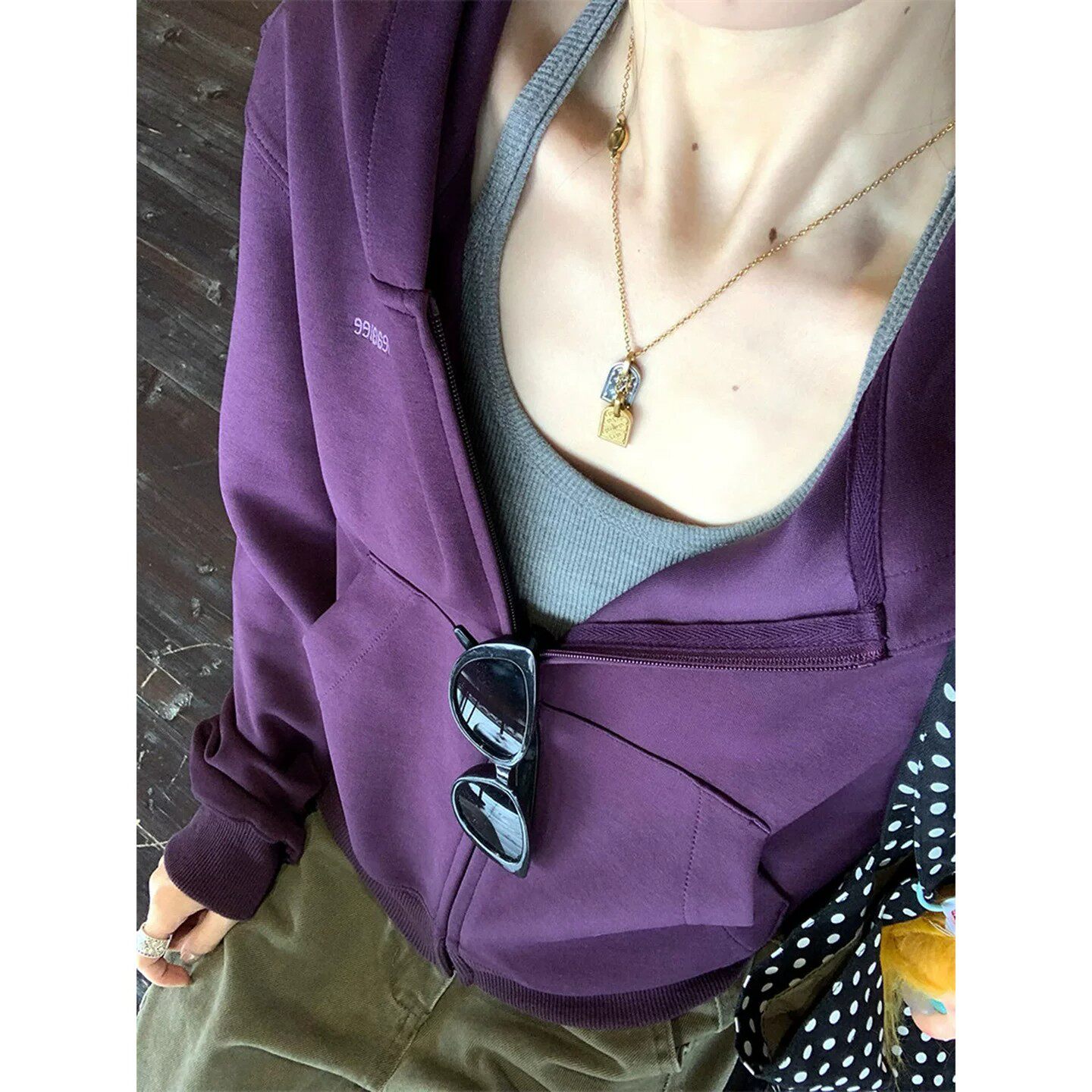美式复古甜美学院风紫色短款字母连帽卫衣女秋季修身基础开衫外套
