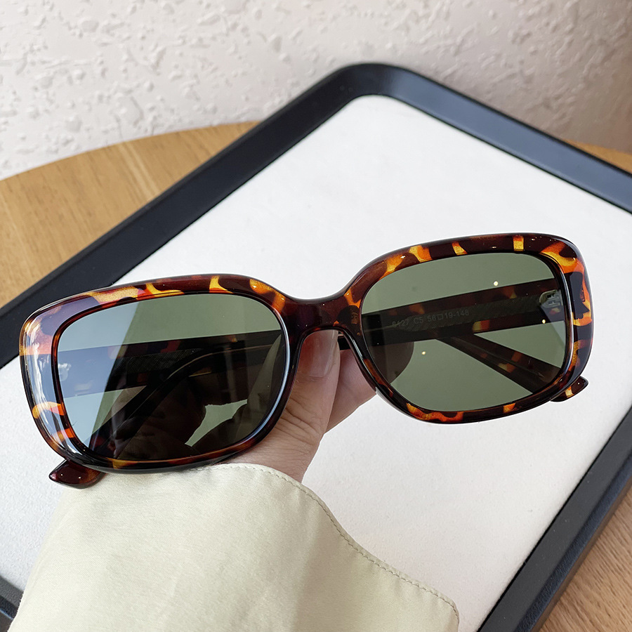 日本品质欧美新款TR插芯墨镜女高级感复古方框偏光太阳镜男驾驶防