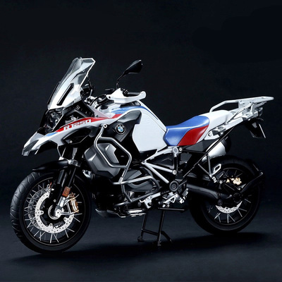 MENG宝马水鸟预上色拼装模型