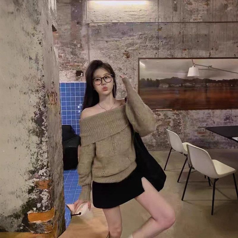 法式一字肩毛衣女秋冬季韩系氛围感穿搭宽松慵懒风露肩针织衫上衣