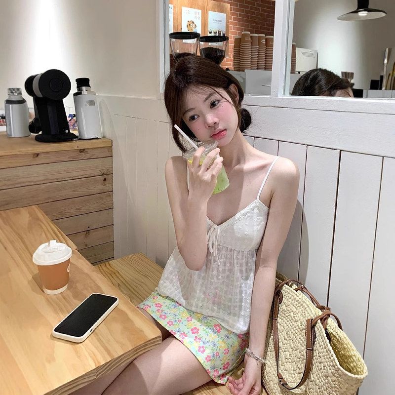 子女早春吊带连衣裙白色气质法式小个子夏季短裙套装2025新款碎花