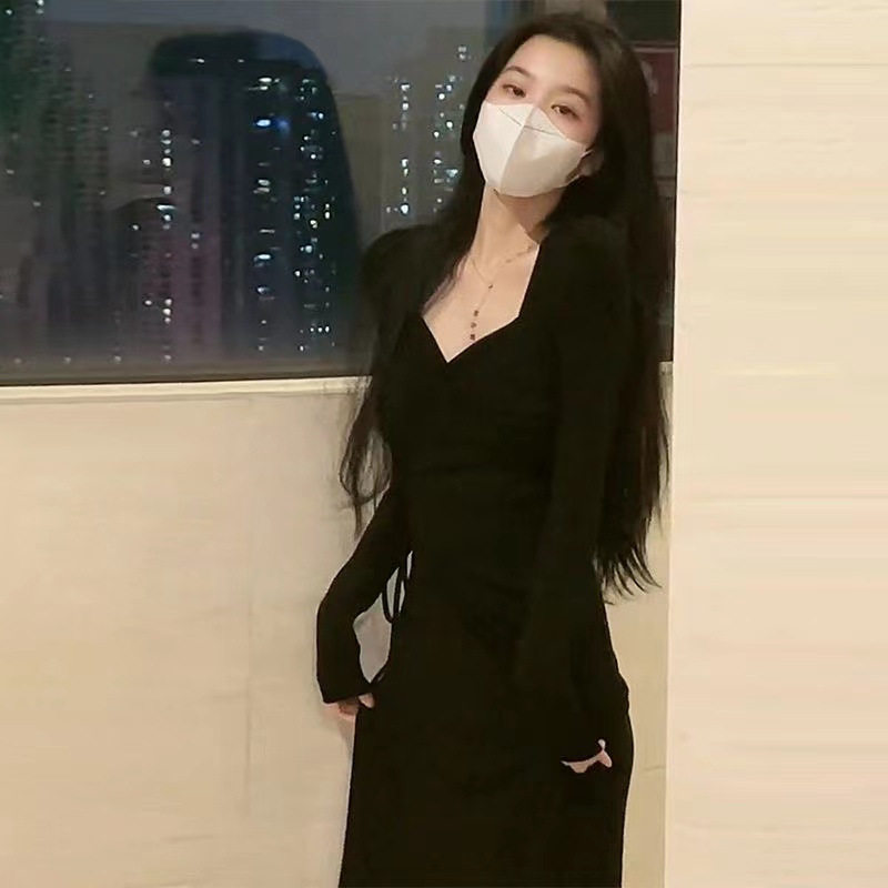 秋季纯色抽褶扭结V领长袖连衣裙女法式温柔风收腰内搭鱼尾长裙子