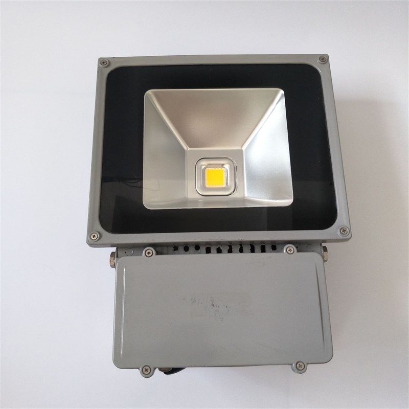 大量供应b苏威牌集成连体LED投光灯10W20W30W50W定制颜色