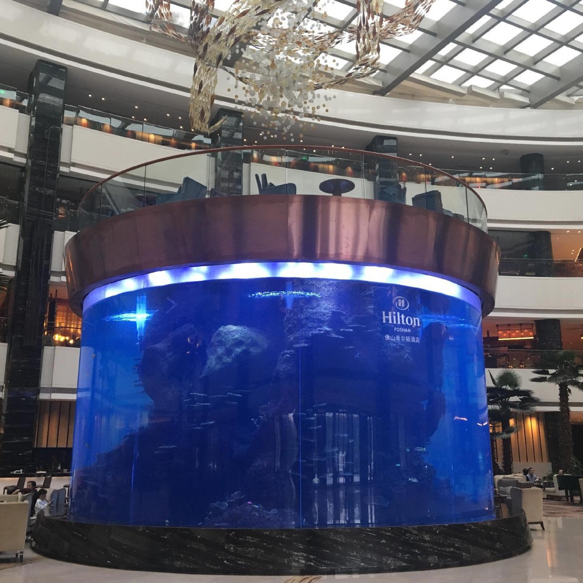 有机玻璃展览展示大型圆形形鱼缸大型亚克力鱼缸设计施工别墅酒店