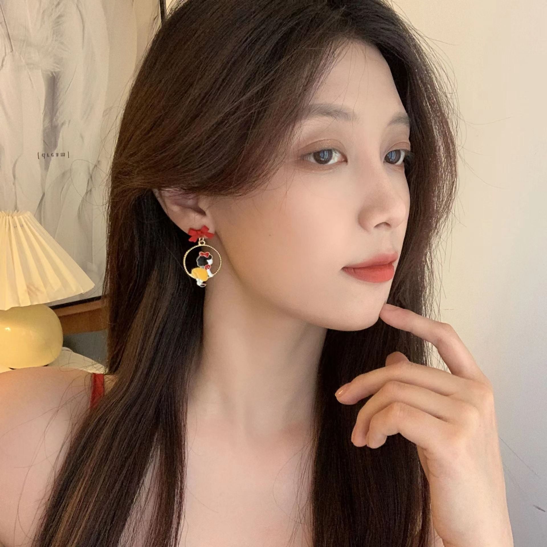 设计师款卡通人物圆形耳环女红色高级感小众耳钉