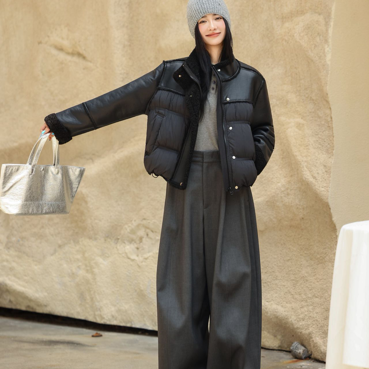 欧洲站2025冬季宽松显瘦PU皮拼接白鸭绒立领羽绒服女短款保暖外套