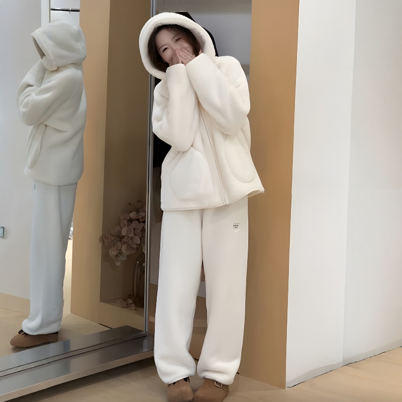 2025冬季新款时尚珊瑚绒睡衣女
