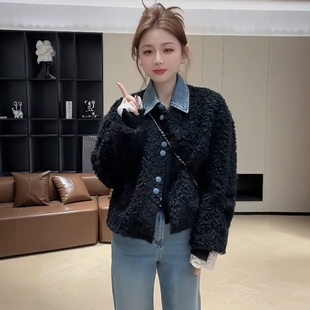 复古牛仔领拼接羊羔毛短款外套女秋冬新款洋气皮毛一体保暖上衣