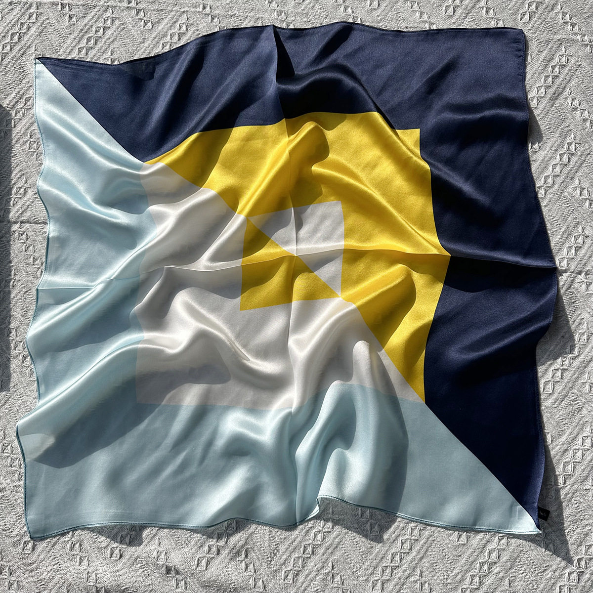 日本品质韩版几何图形真丝70cm方巾春夏高级感真丝丝巾杭州丝绸10