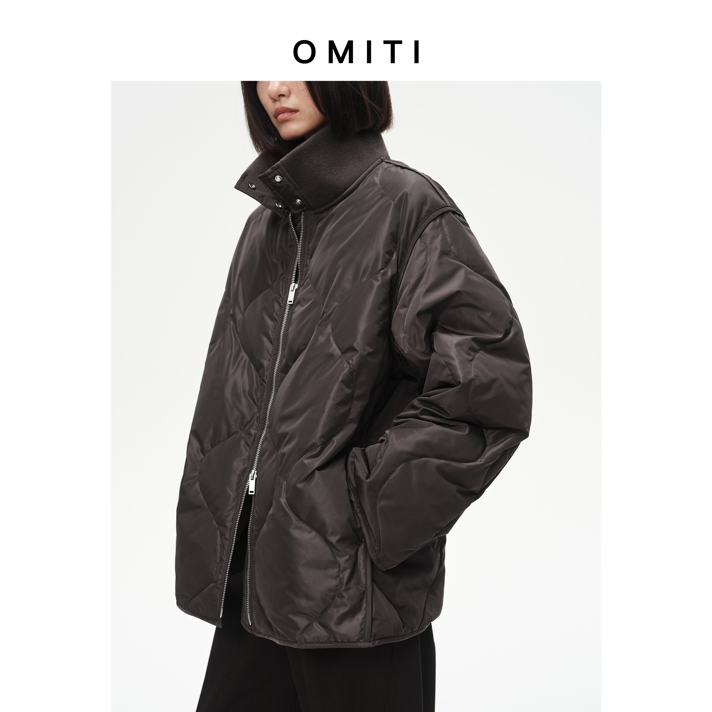 OMITI省略 复古运动高密织法面料羽绒夹克干爽防皱廓形立领鹅绒服