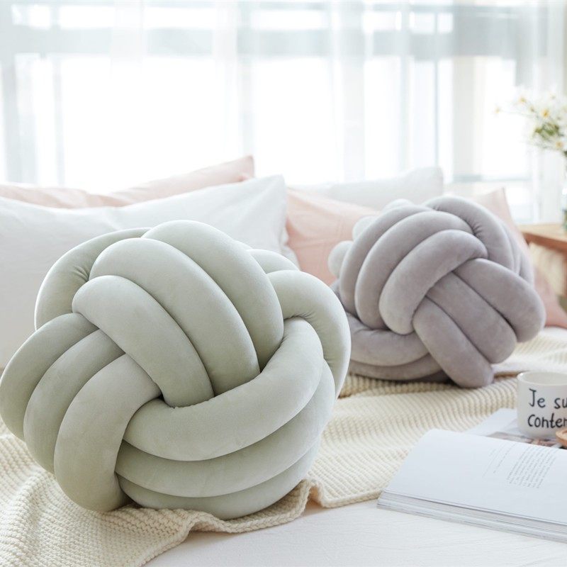 网红款水晶绒手作抱枕沙发靠垫办A公室垫背车用靠背手枕球形可水