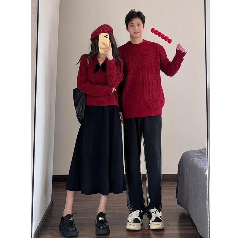 情侣装秋冬新款i新年红色跨年毛衣连衣裙一男一女韩版法式针织衫