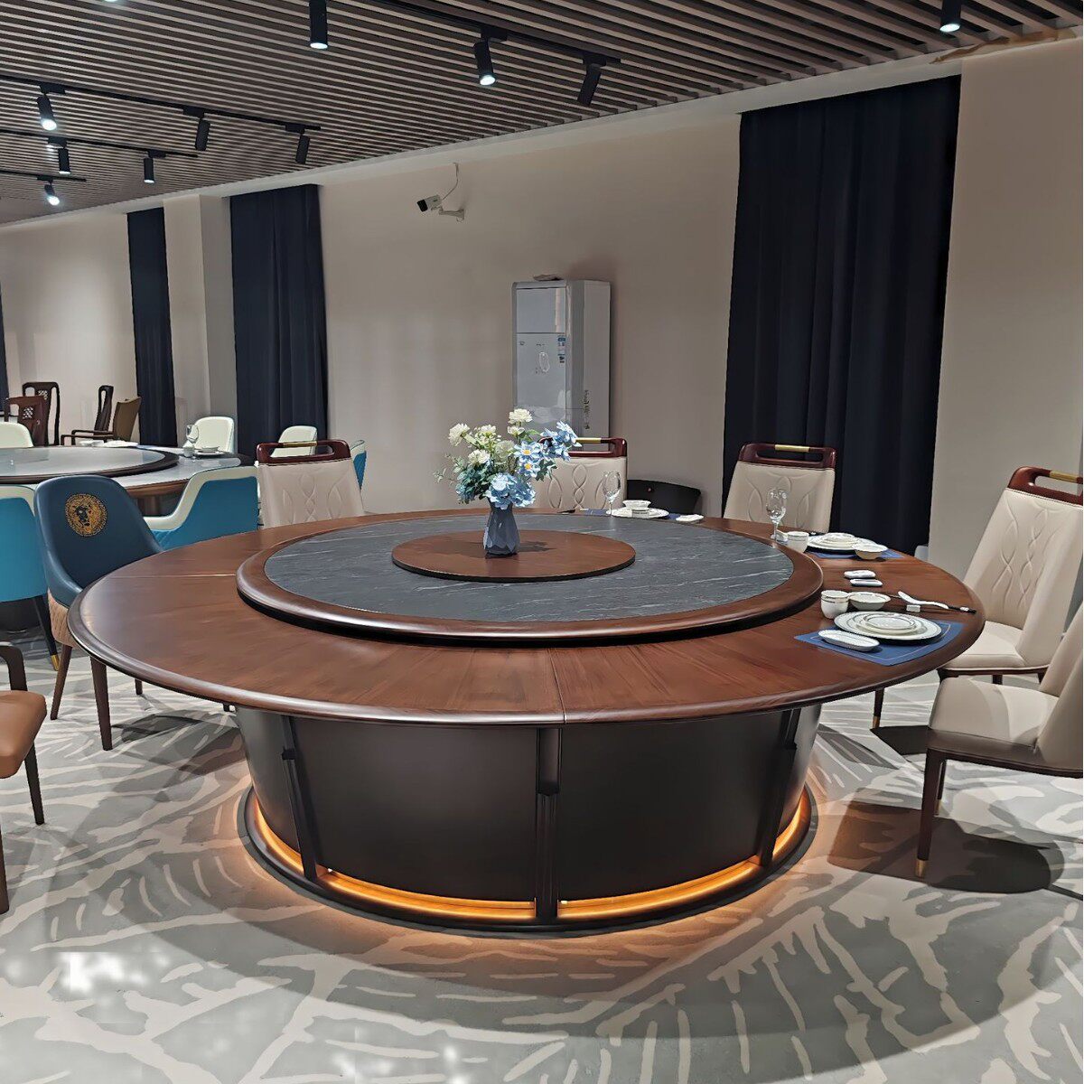 实拍高档商用会所定制实木接待电动餐桌酒店餐厅包厢圆桌岩板转盘
