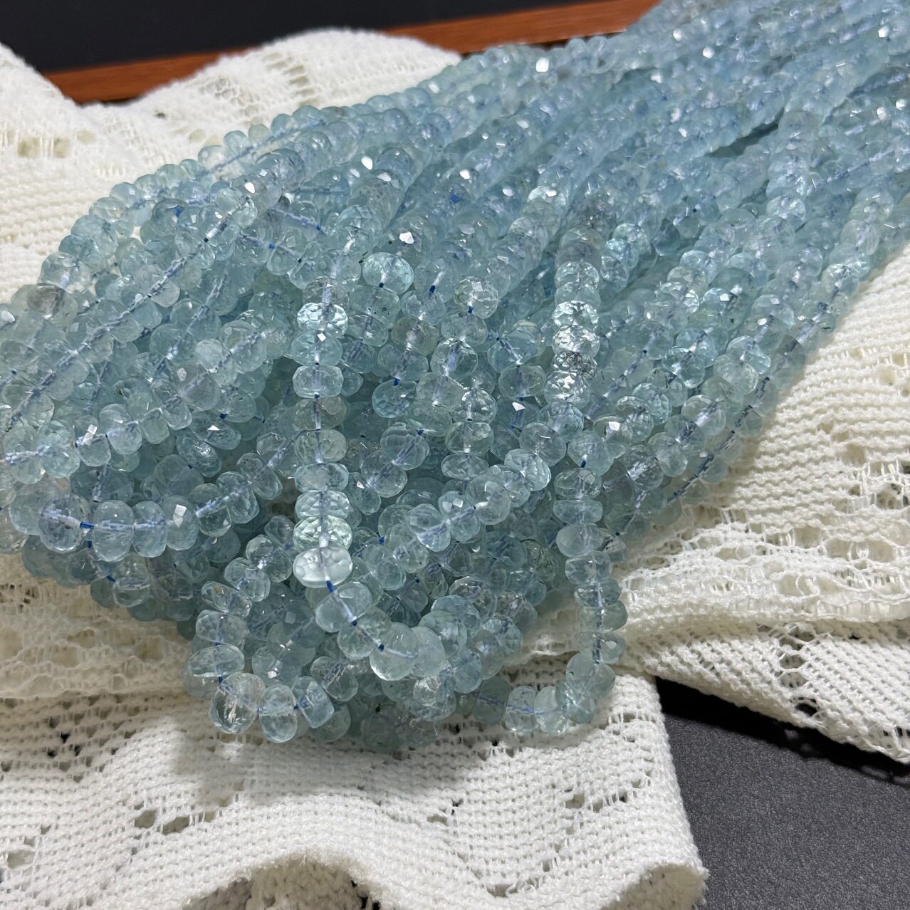 天然原矿海蓝宝5-8m?m算盘珠子超闪切面隔珠diy饰品配件厂家直销