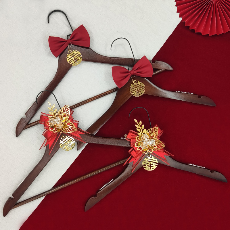 结婚复古秀禾服实木衣架防滑