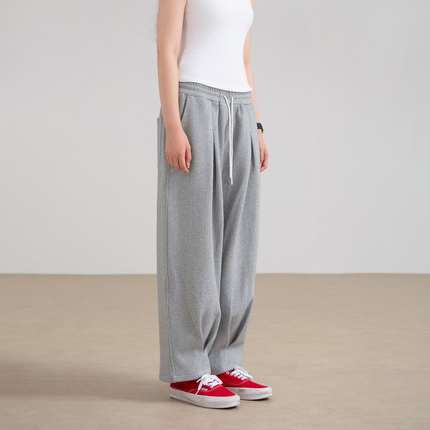 HalfwayHouse2025年春季款重磅抽绳压褶休闲宽松刺绣通勤锥形卫裤,男装,休闲裤,淘宝优惠券,粉丝福利购,淘宝优惠卷