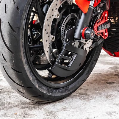 适用凯旋765e 1200RR 675 660 Daytona660改装 前碟刹车盘保护罩