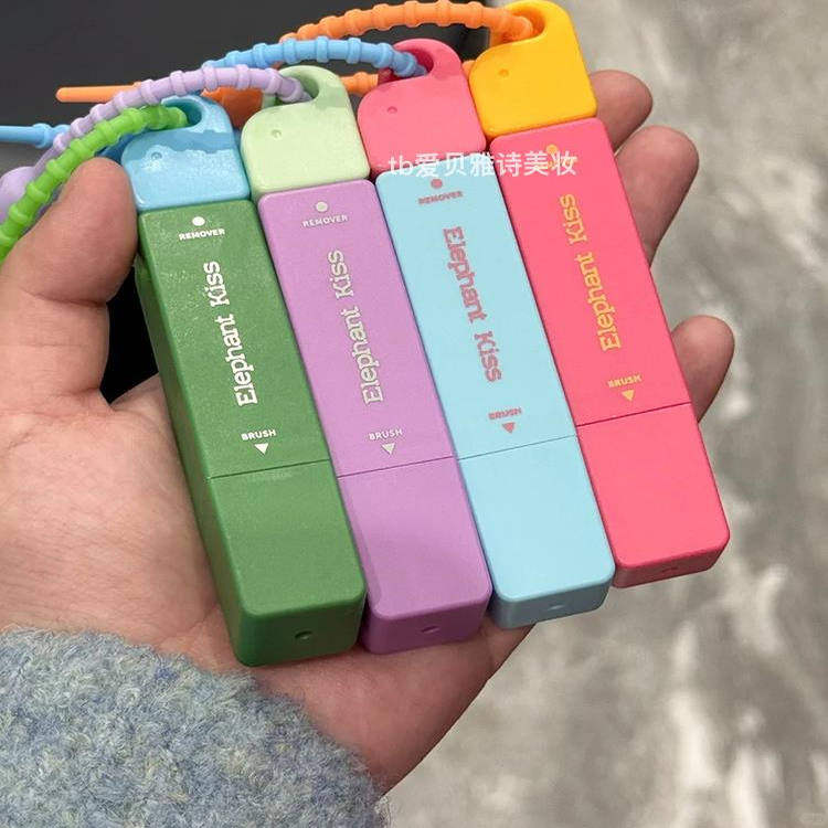 我建议每个人的包里都应该有个它！去渍笔即时去污便携式去油渍笔