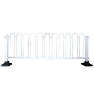 极速。市政道路护k栏铁艺交通人行道隔离栏U型锌钢防撞栏杆方管马