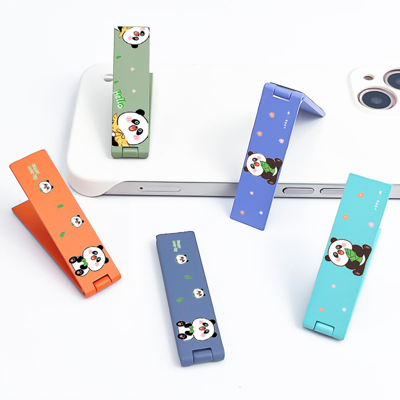 熊猫大侠可爱爆款隐形卡通折叠手机背贴金属桌面便携支架新款粘贴式一字支撑支架