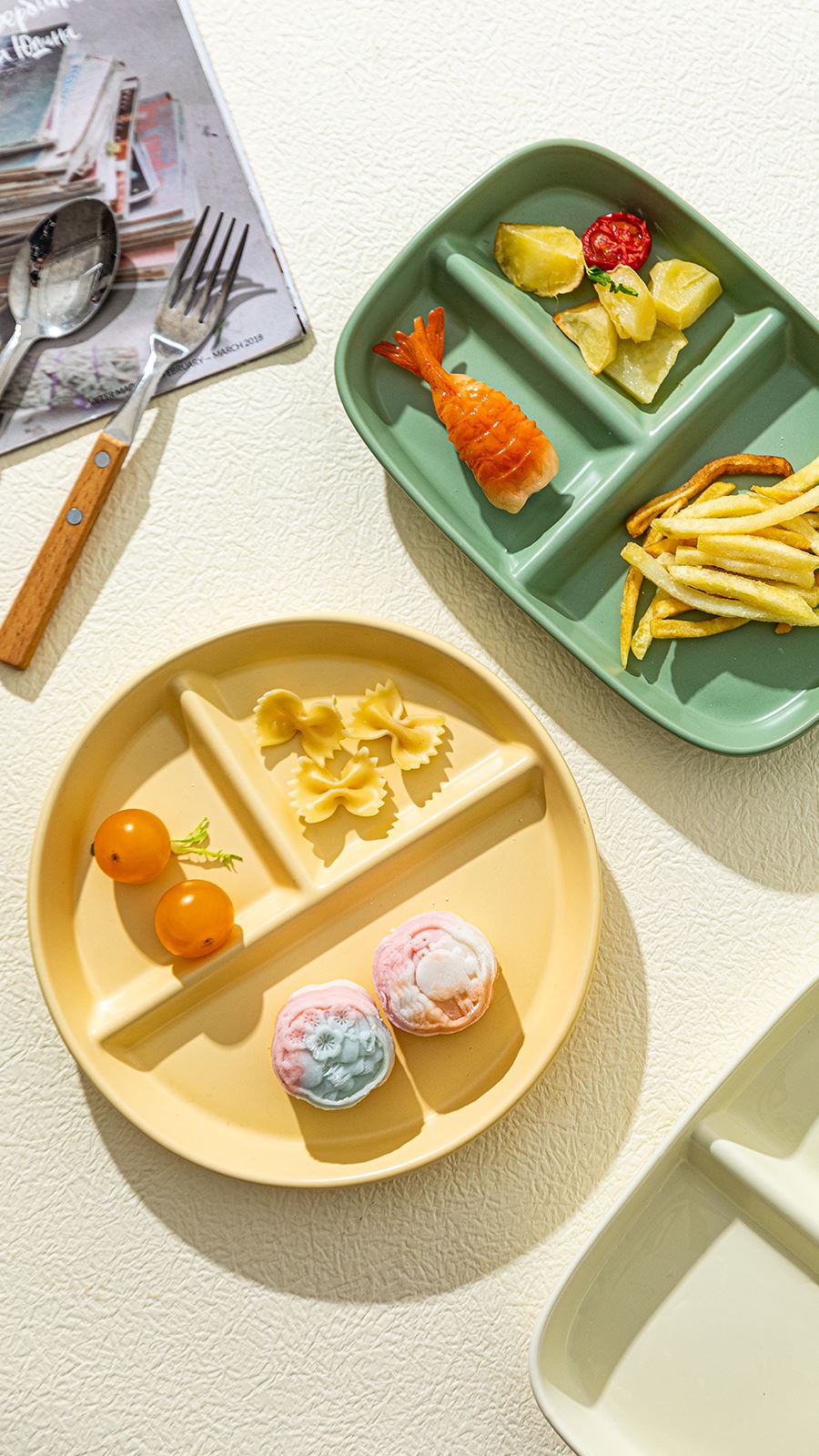 摩登主妇分格餐盘陶瓷大人早餐盘一人食儿童餐具家用减脂分隔盘子