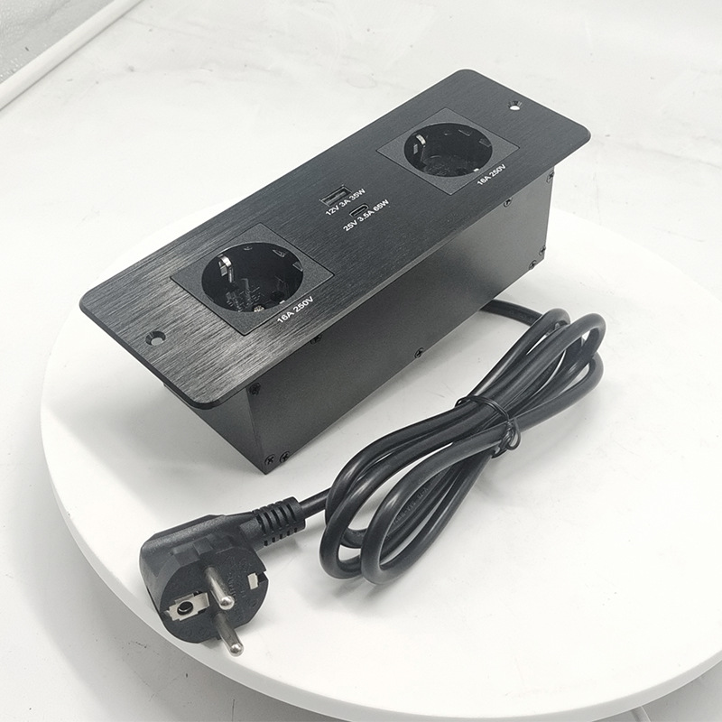 嵌入式欧规电源插座搭配65WTypeC