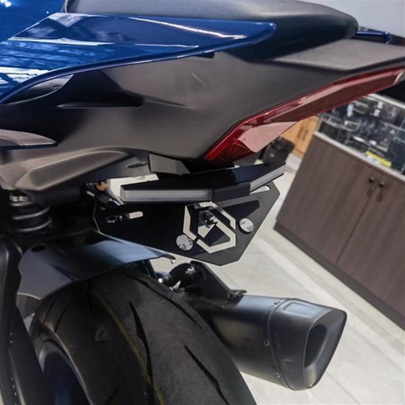 适用雅马哈15-25年 R1 R1M摩托车改装短尾牌照架转.向灯车牌架