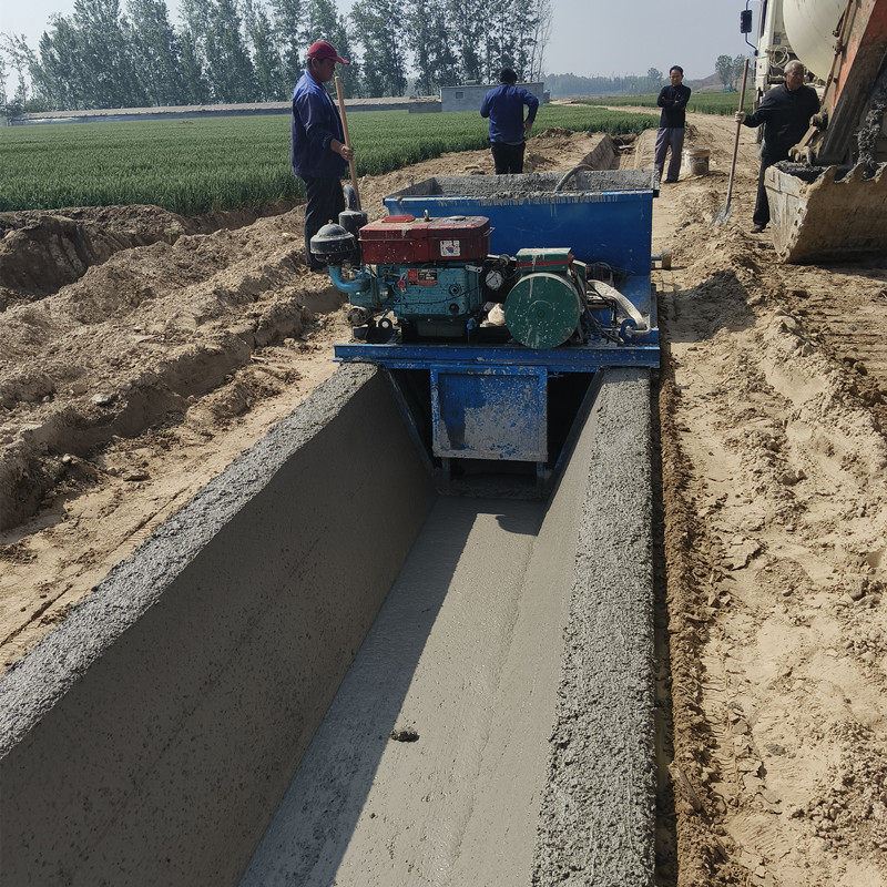 全自动自走式水渠成型机 梯形水渠滑膜机 农田灌溉水渠成型机