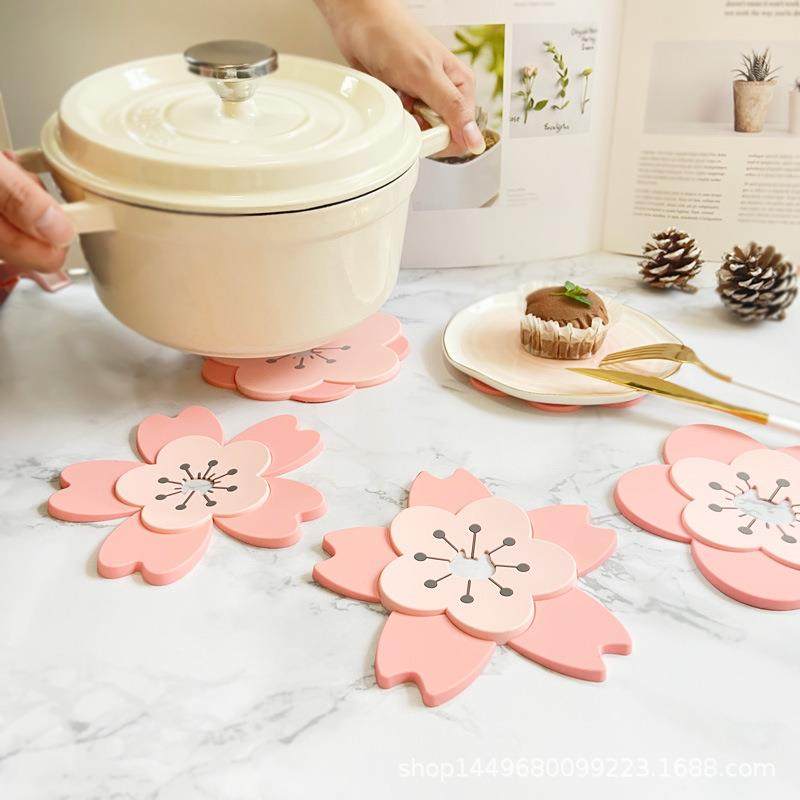 爆款软胶日式和风花朵猫防烫隔热花朵杯垫家居厨房用品加厚锅垫,餐饮具,餐垫,淘宝优惠券,粉丝福利购,淘宝优惠卷