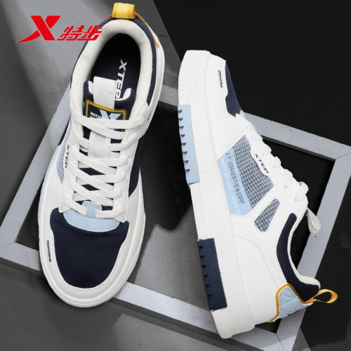 特步网面低帮板鞋男2024