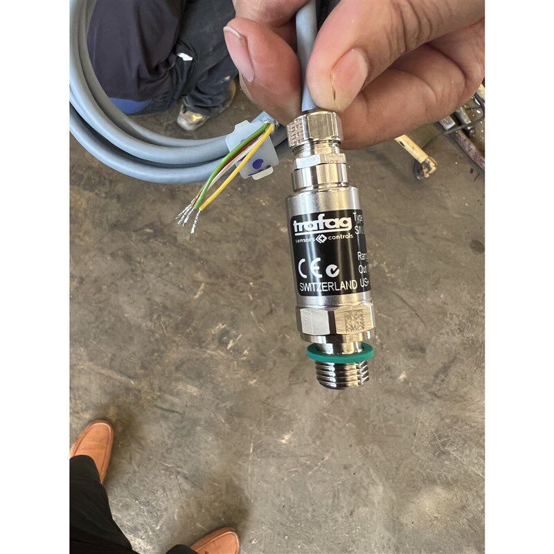 81.2515压力传感l器瑞士Trafag气压40bar压力变送器0.5-4.5v适用