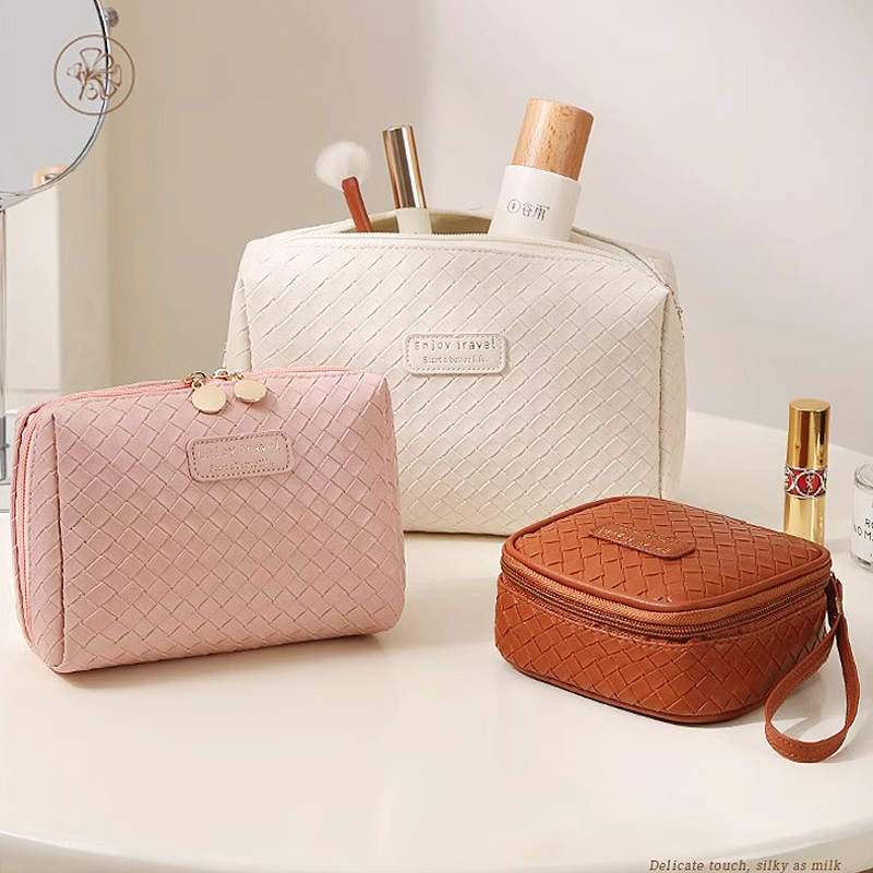 BM广东收纳编织纹法式编织化妆包