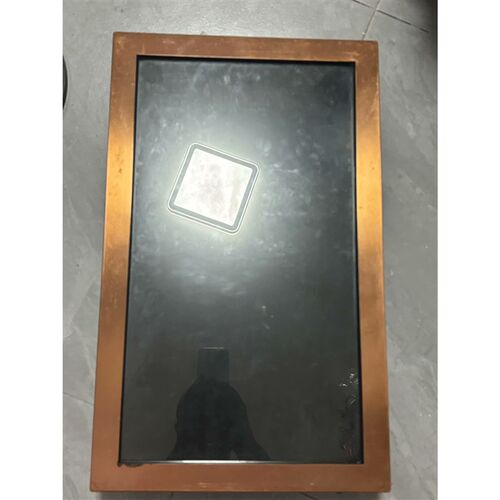KTV拆卸博锐21.5寸触摸屏,成色一般,外壳明显有使用痕迹