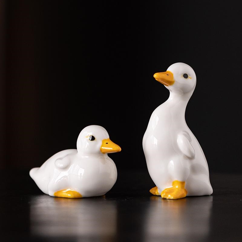 陶瓷釉下彩手绘瓷茶宠摆件丑小A鸭小黄鸭仔可爱创意盆景园艺装饰
