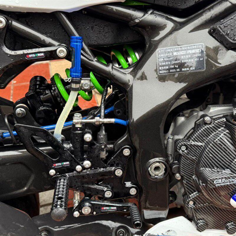 适用雅马哈YZF R1 R3 R6 wMT09 MT03摩托车改装竞技刹车油壶 油杯