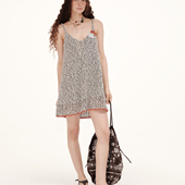 demiWILD demi SUN黑白混色立体结子花纱拼接撞色吊带连衣裙