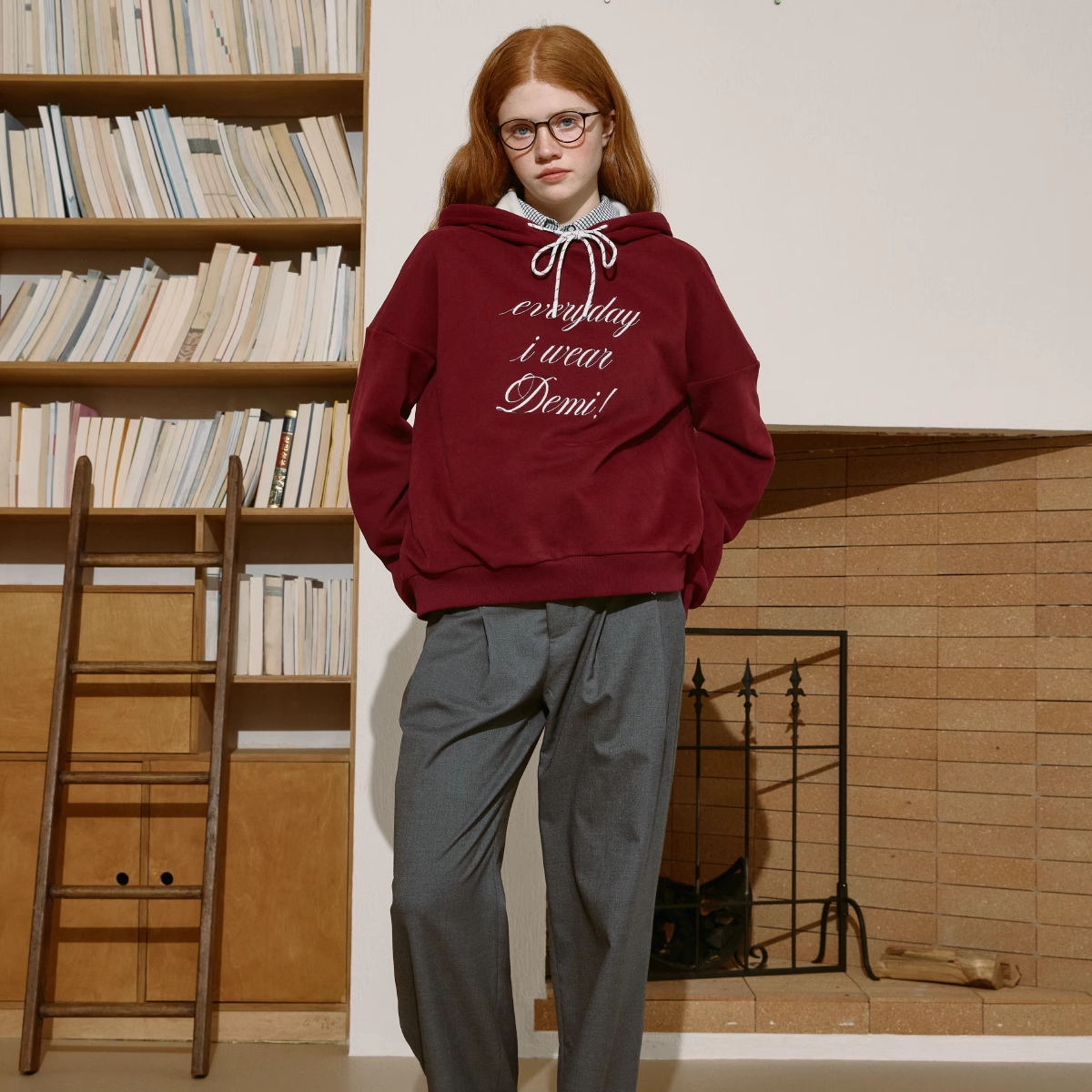 demi et demi【闫桉同款】刺绣百搭带帽抽绳套头卫衣