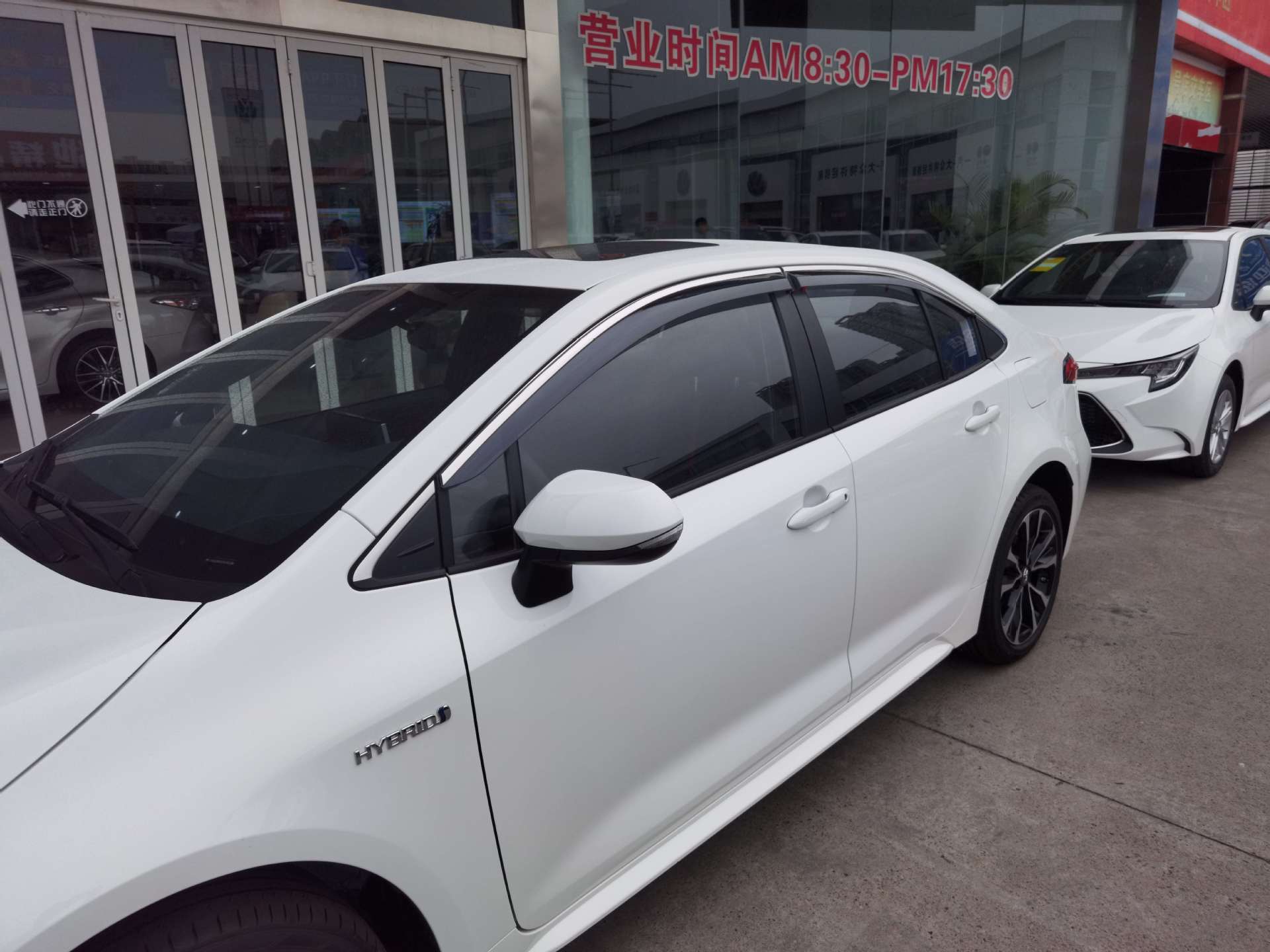 适用于2019卡罗拉/2019雷凌COROLLA(前后加长版)晴雨挡不锈