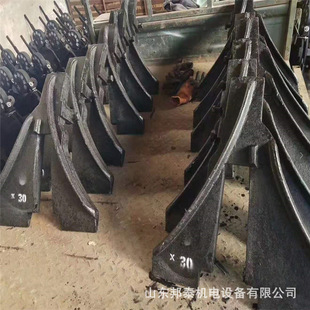 43kg钢轨机车复位器 全铸钢人字形复轨器 矿用轨道矿车上道器