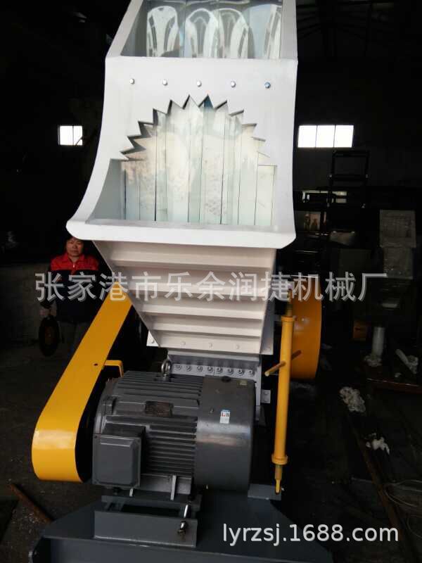 供应SWP-700塑料管材型材粉碎机破碎机 φ315以下PVC管PE管等粉碎