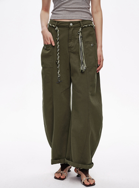 AVVENN设计师款硬朗军绿色做旧撞钉水洗弯刀牛仔裤AL31302507