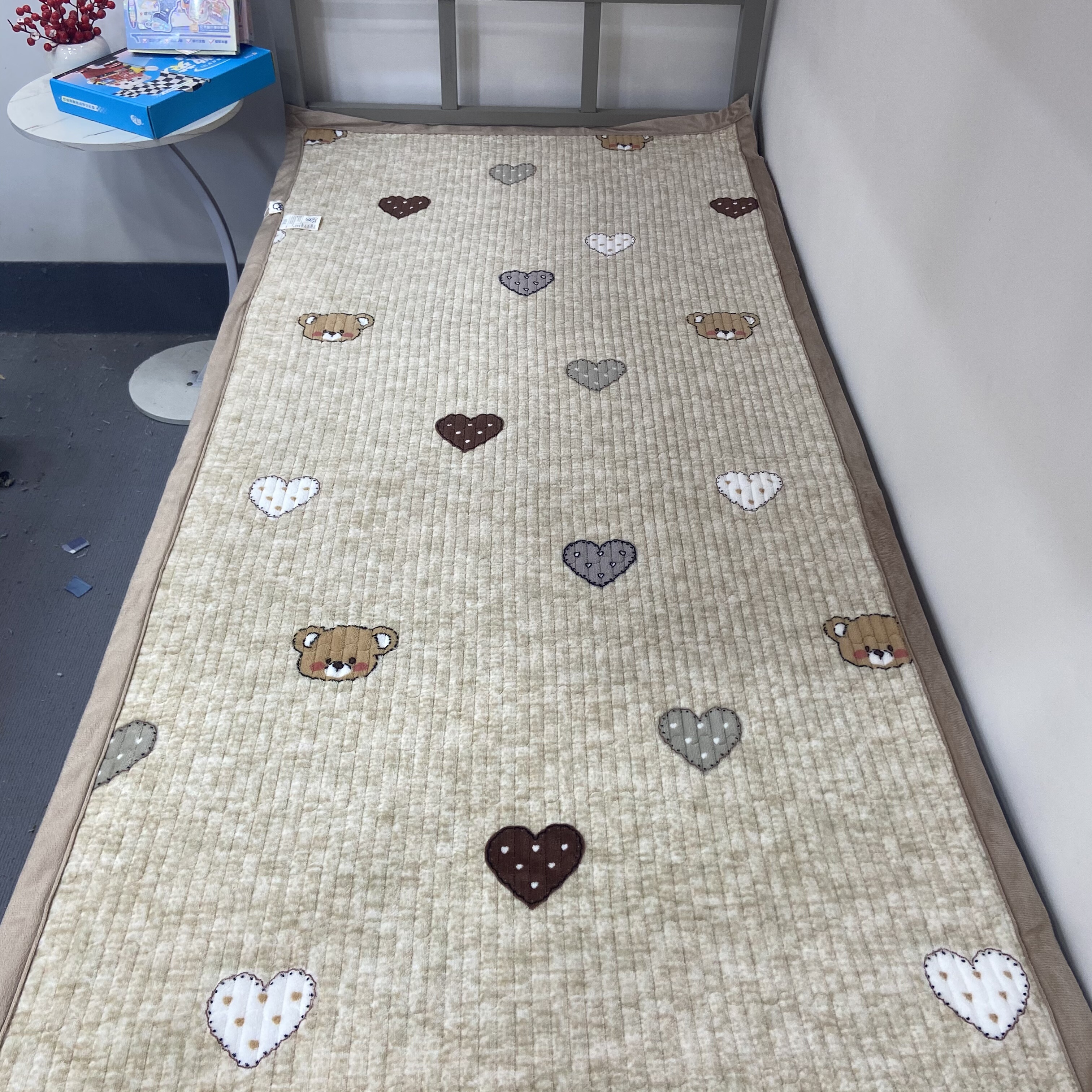 2024秋冬新款牛奶绒床盖防滑