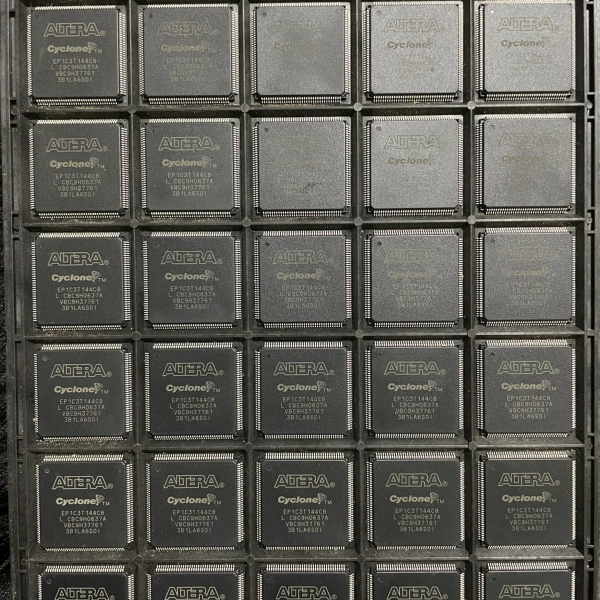 ep1c3t144c8  80pcs【议价】